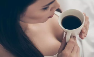 Netikėtas atradimas: išgeriamos kavos kiekis lemia moters krūtinės dydį